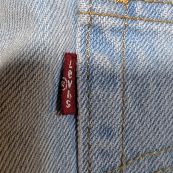 Levi's 501 High Rise Mid Thigh Distressed Button Fly Denim Shorts NWT 31 - Picture 8 of 15